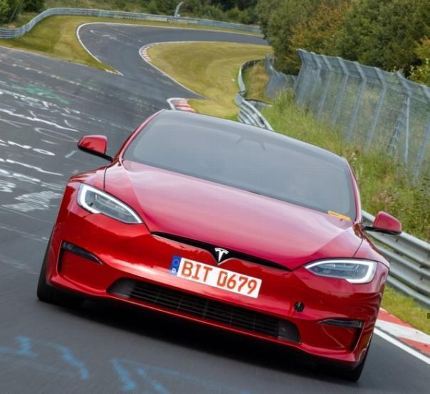 Tesla Model S Plaid bei der Rekordrunde auf dem Nürburgring.  Foto: Autoren-Union Mobilität/Tesla